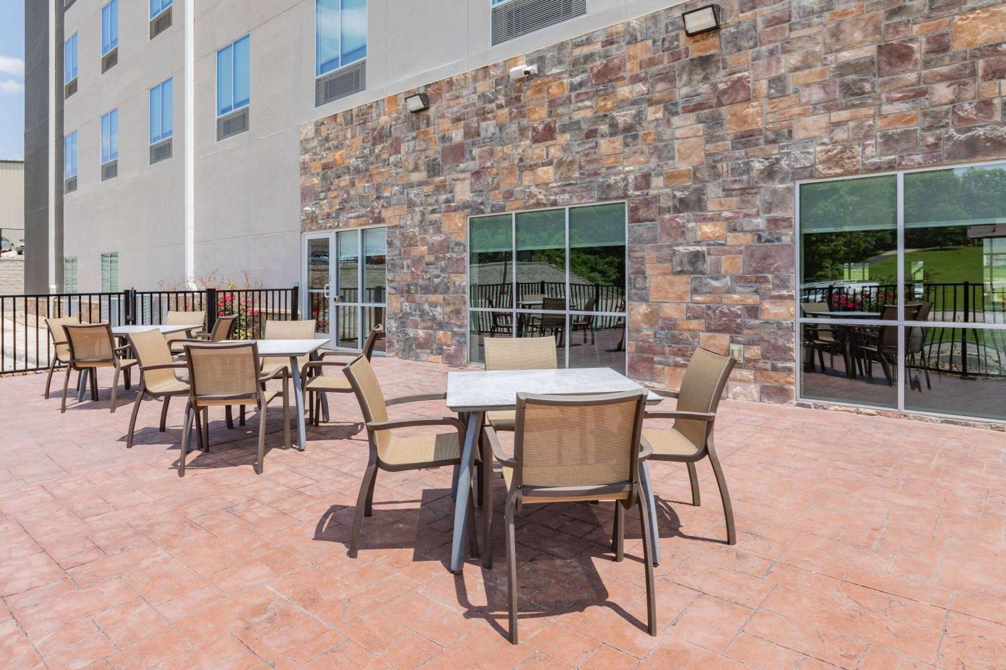 La Quinta Inn & Suites By Wyndham Jackson-Cape Girardeau Εξωτερικό φωτογραφία